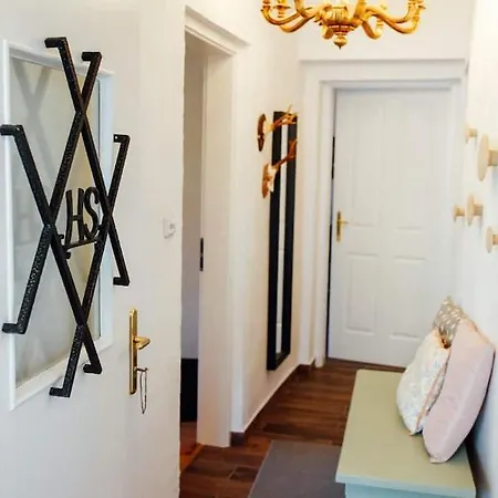 Aussee- Beletage Salzherrenhof- Kueche, Wlan, Netflix Apartament