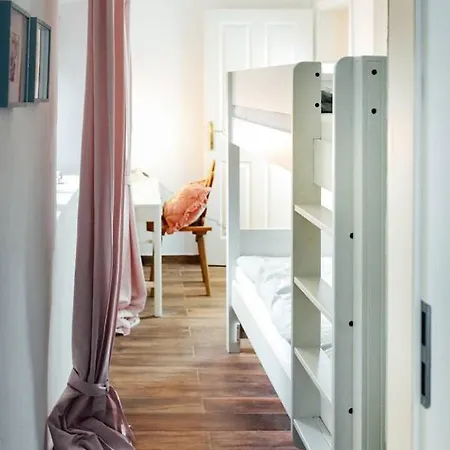 Aussee- Beletage Salzherrenhof- Kueche, Wlan, Netflix * Бад Аусзее