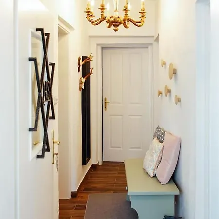 Appartement Aussee- Beletage Salzherrenhof- Kueche, Wlan, Netflix *