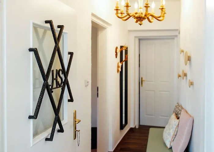 Apartman Aussee- Beletage Salzherrenhof- Kueche, Wlan, Netflix Bad Aussee