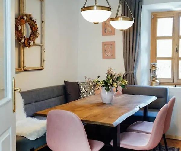 Aussee- Beletage Salzherrenhof- Kueche, Wlan, Netflix * バート・アウスゼー